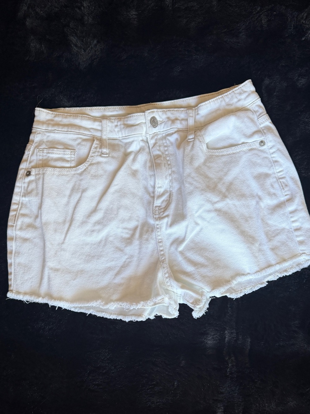 White High-Rise Frayed Hem Women's Shorts